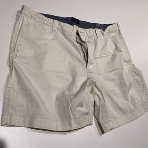 J. Crew 7" Stretch  Chino Flat Front Shorts in Cream